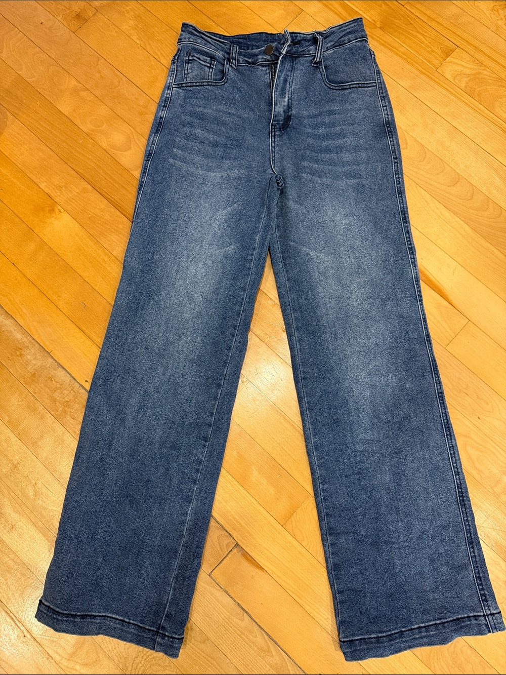 Women's stretchy Boot-Cut Jeans in Dark Blue Wash